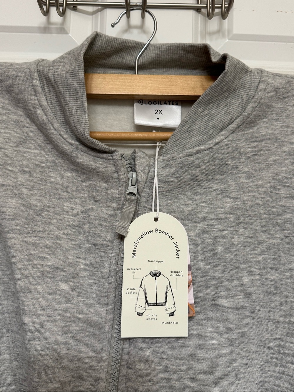 Blogilates Marshmallow Bomber Jacket Size Large Gray Activewear Athleisure Zip - Picture 2 of 7
